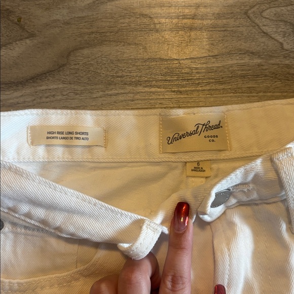 Universal Thread Women's White Jean Shorts - Picture 2 of 4